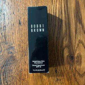 Bobbi Brown Weightless Skin Foundation, N-042 Beige